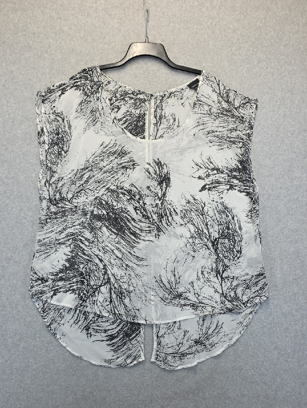 Torrid Black White Sheer Chiffon Blouse Women’s Size 3 Hi Low Abstract Print Top